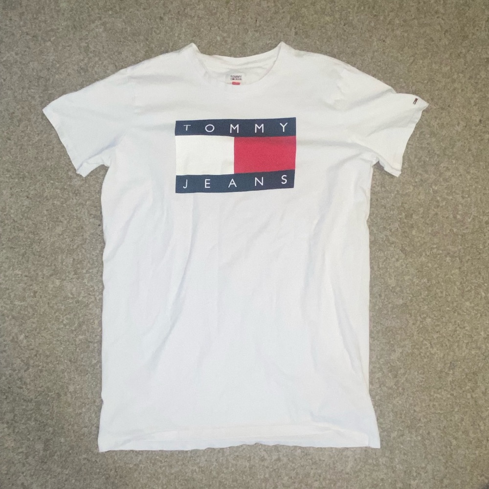 TOMMY JEANS MENS T SHIRT SIZE LARGE